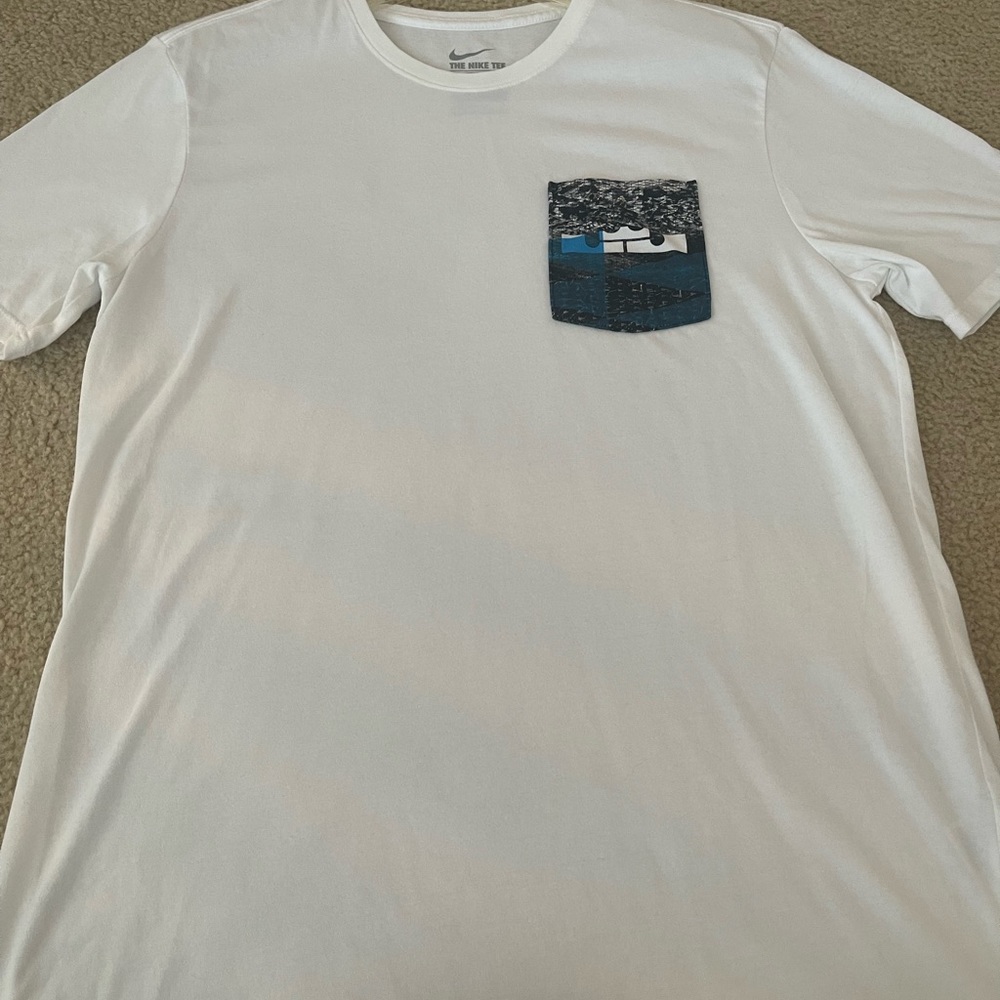 THE NIKE TEE